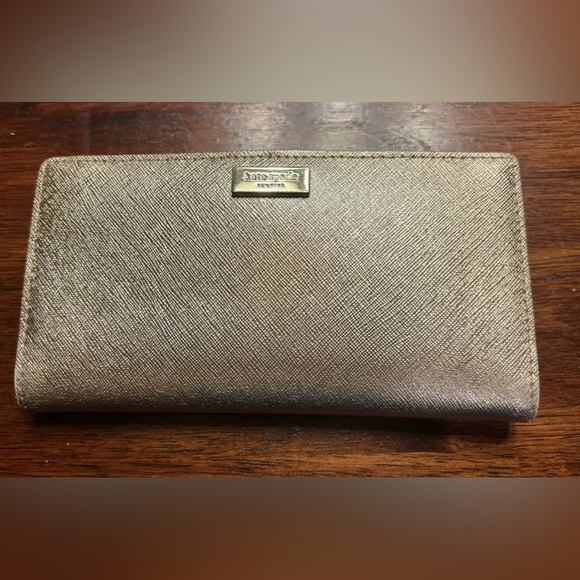 Kate Spade New York Laurel Way Stacy Wallet - Picture 1 of 4
